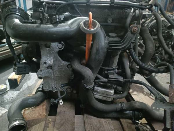 MOTEUR VW 1.9TDI - Vue 2